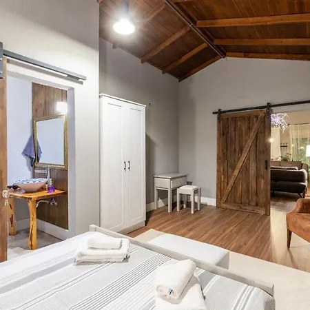 Сasa de vacaciones Spacious With Pool & Veranda, Nature Retreat Kaş