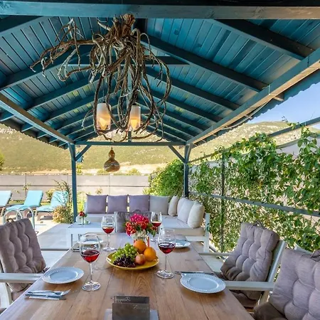 Tatil Evi Spacious With Pool & Veranda, Nature Retreat Kaş
