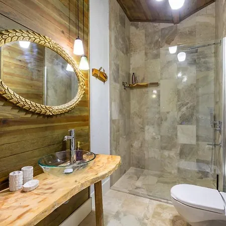 Spacious With Pool & Veranda, Nature Retreat Kaş